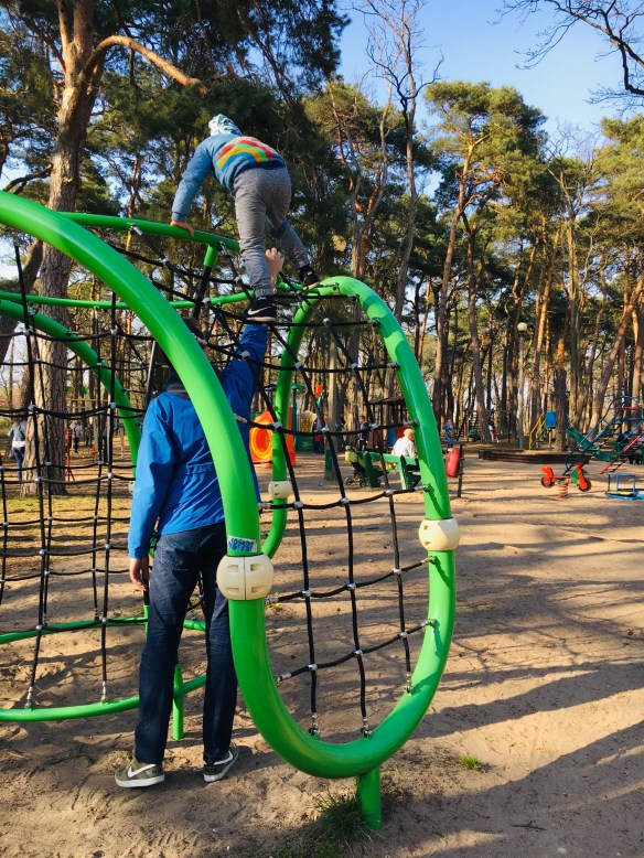 F2E059E2-AA07-4B6F-AE68-63E994A2D34B