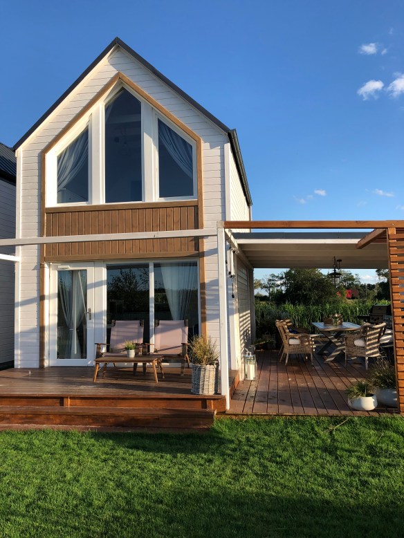 97D853D5-4592-4884-A68A-1D0FE676986C